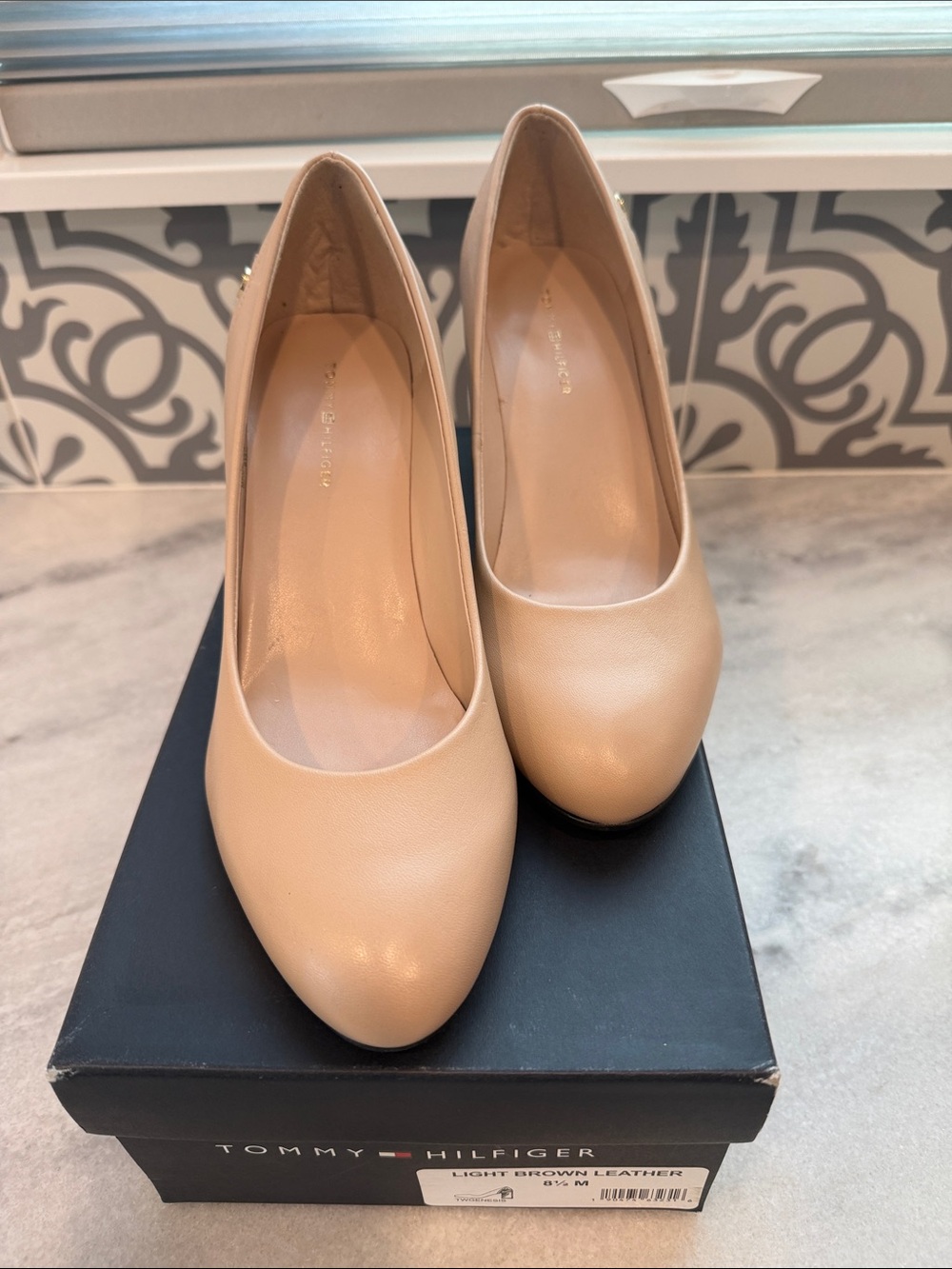 Tommy Hilfiger Beige Leather Round-Toe Pumps